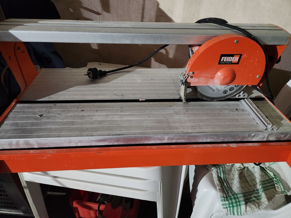 Coupe carrelage &agrave; eau Bricolage