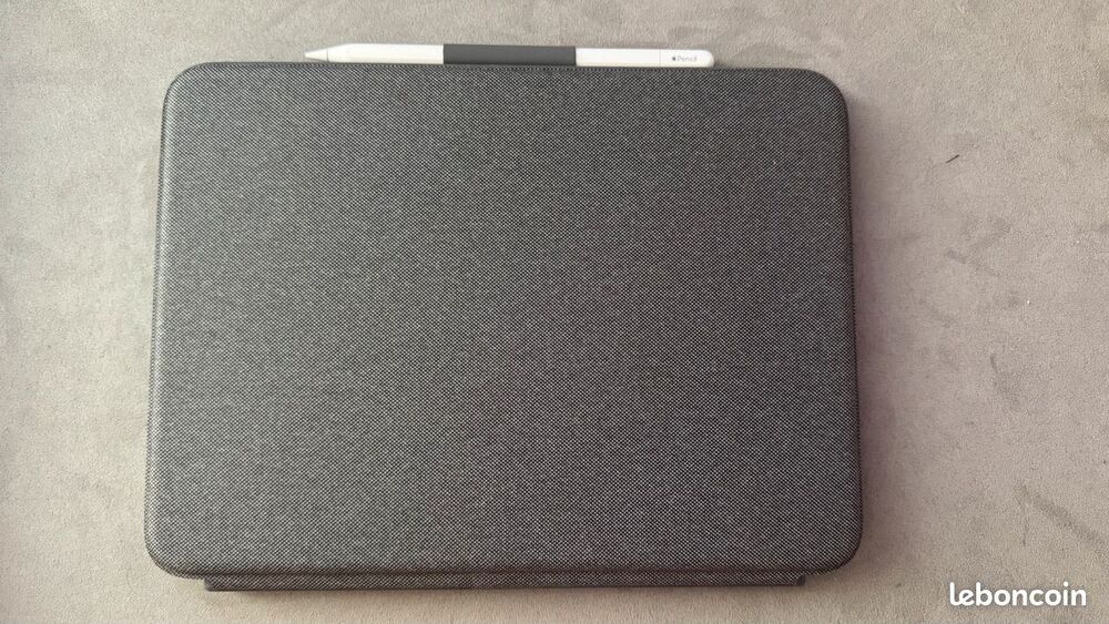 Apple iPad 10 / 5G 256Go, + &Eacute;tui / Clavier Logitech Combo To Téléphones et tablettes