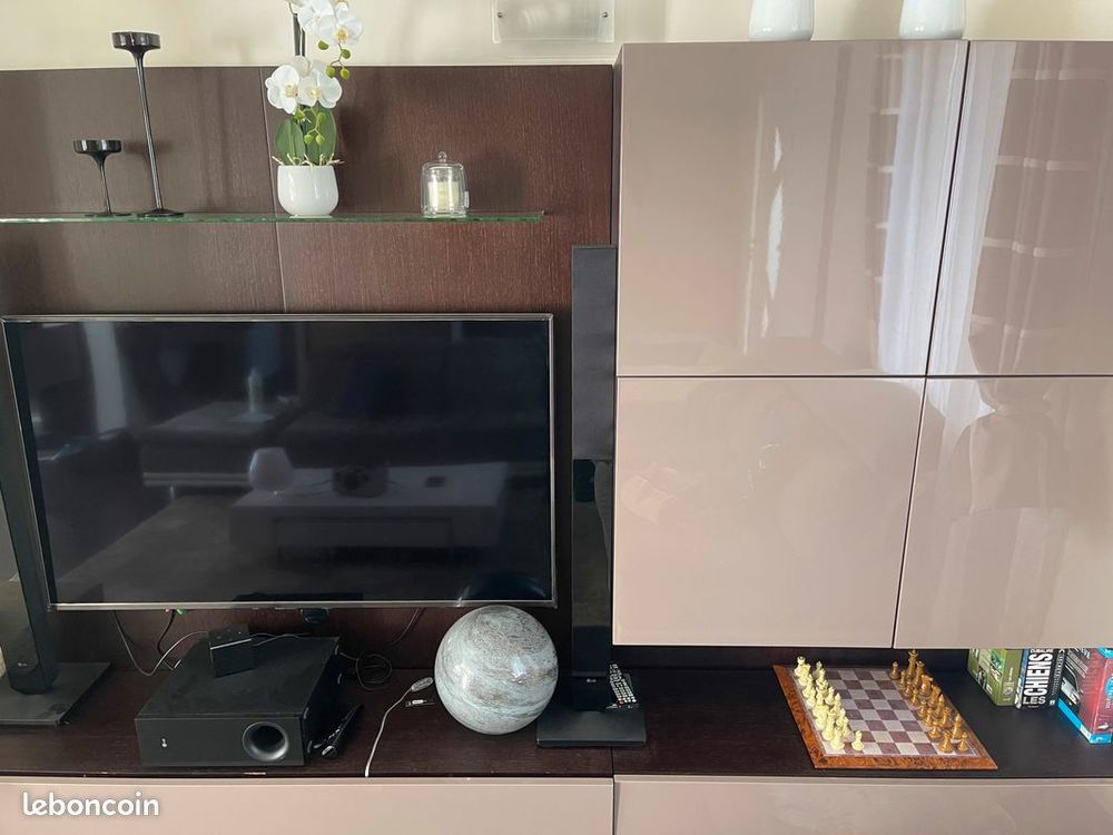 MEUBLE TV SUR MESURE AVEC ETAGERE LED Meubles