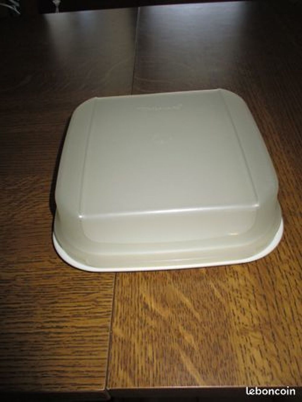 Boite tupperware 18 cm x 18 cm x 6 cm Décoration