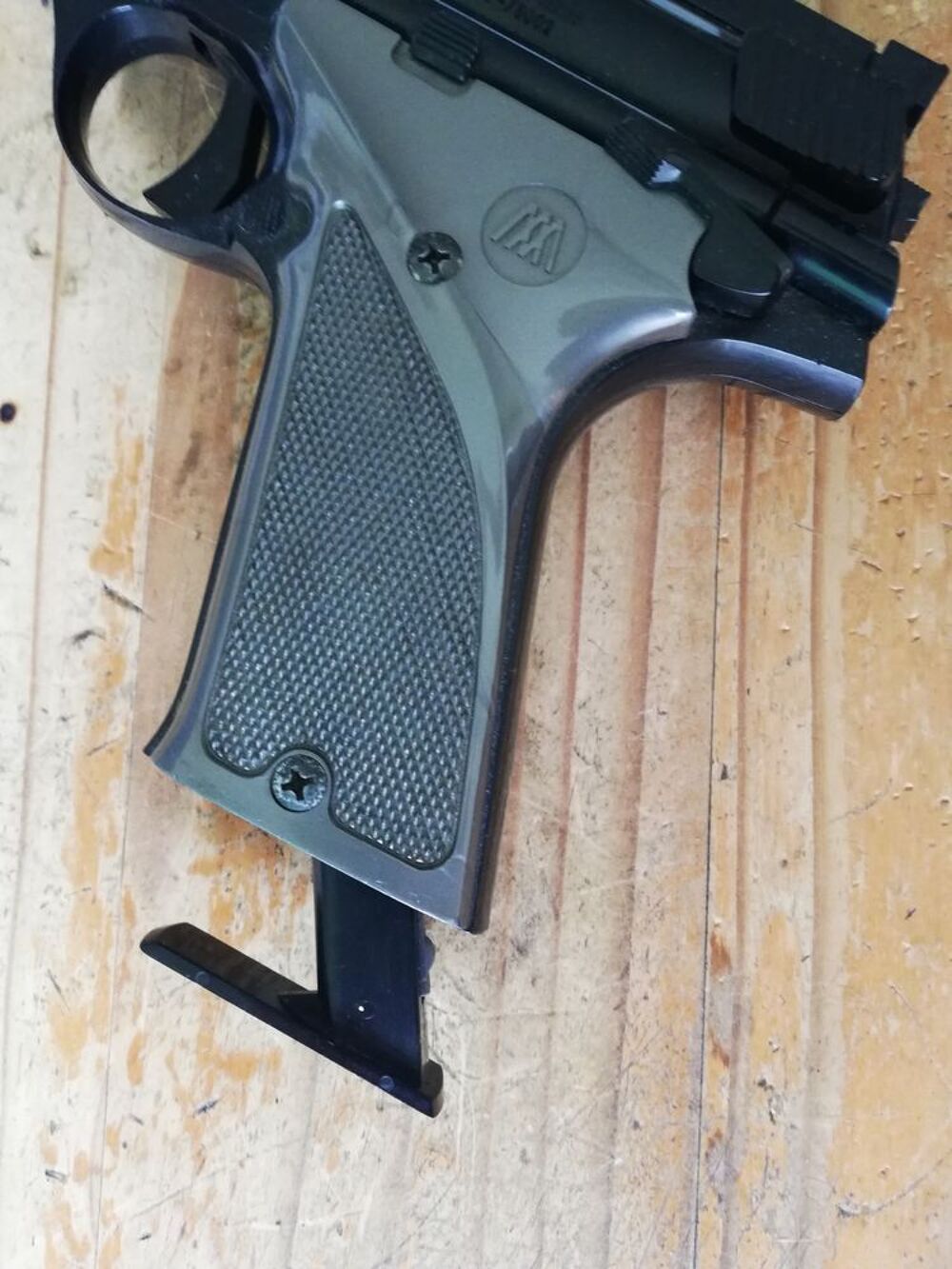 Pistolet &agrave; billes "44 automatic" + biberon de billes Jeux / jouets