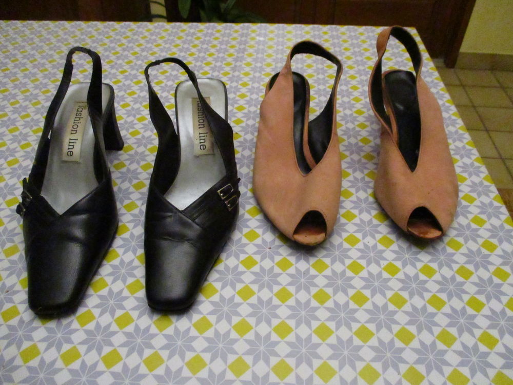 4 paires de souliers femme ouvert sur le derri&egrave;re Chaussures