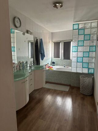 Vente Maison Maison ville 75m2 grand garage clim réversible poêle à bois Servian