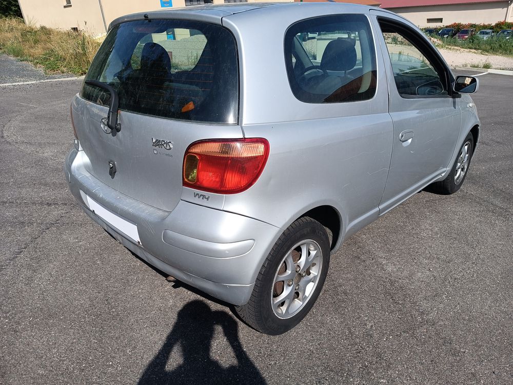 Yaris 65 VVT-i Lin&eacute;a Terra 2004 occasion 42170 Chambles