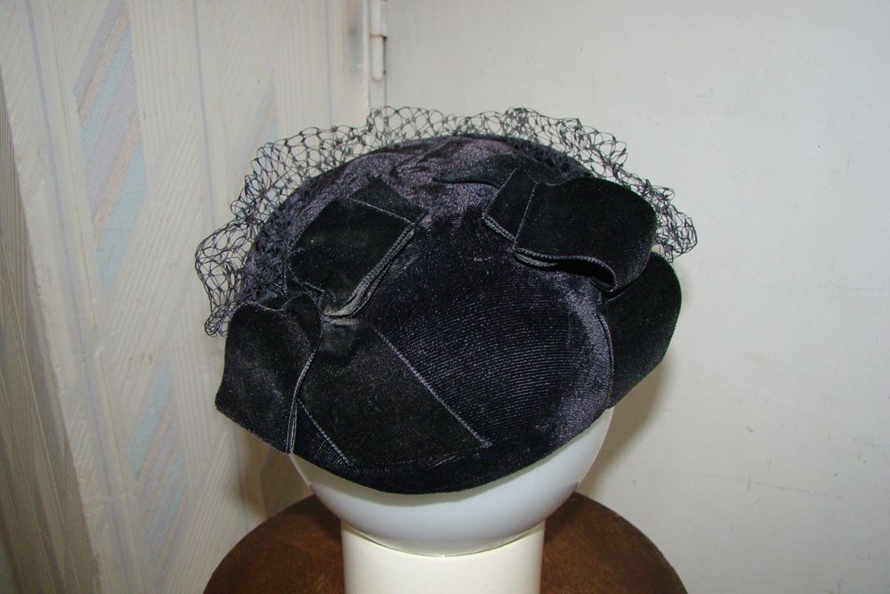 Ancien chapeau / Bibi &agrave; voilette vintage ann&eacute;es 1950
Vêtements