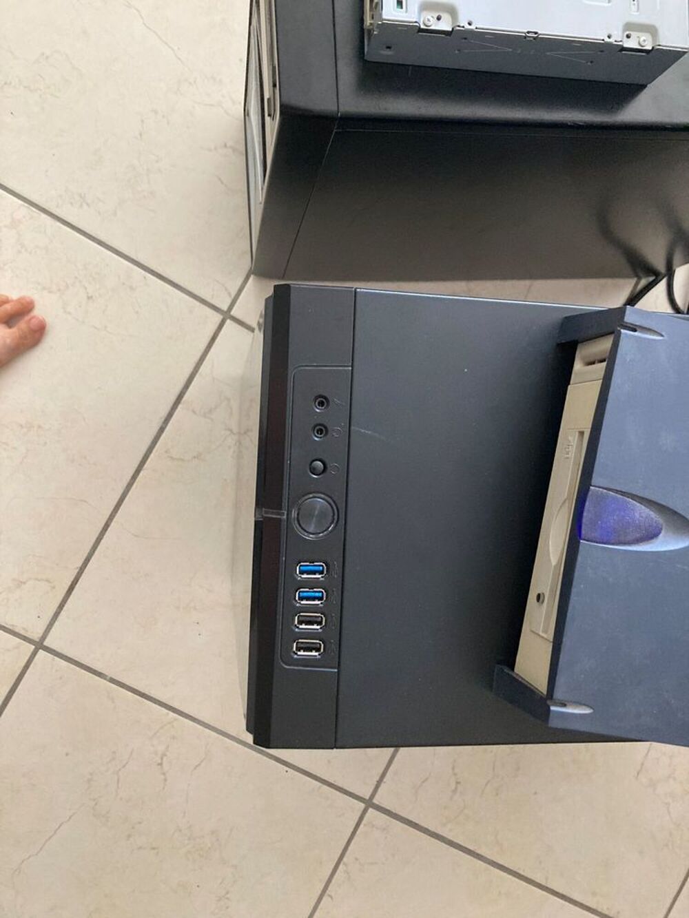 2 Tours Informatique pour joueurs vid&eacute;os Matériel informatique