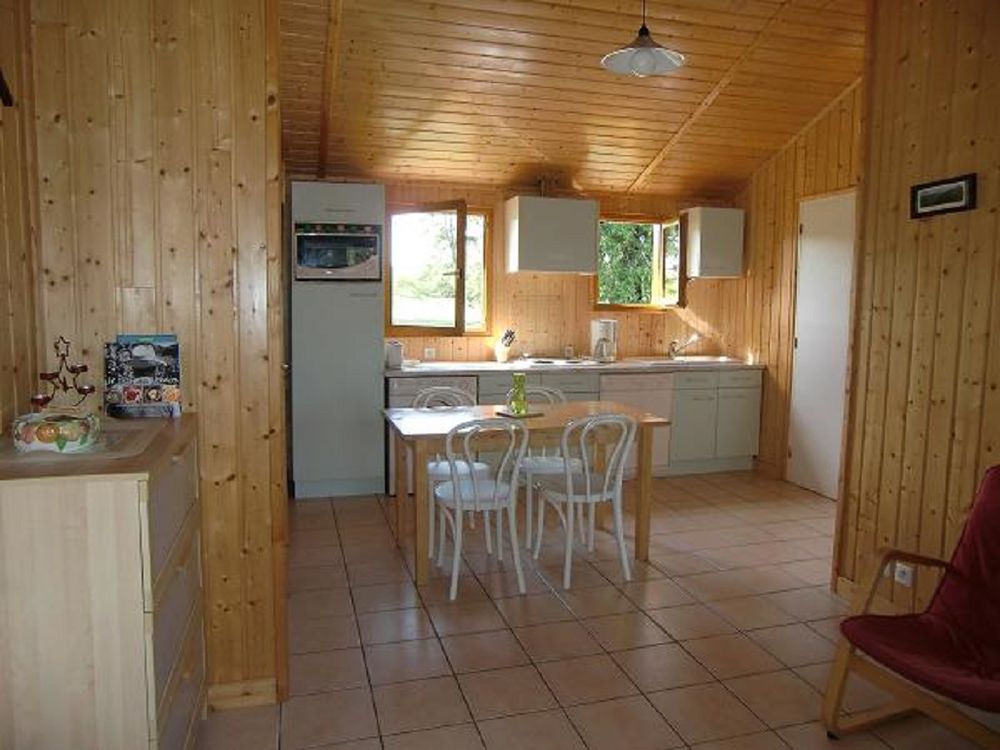   Chalet à la ferme - etang de peche - wifi-Randonnées  Auvergne, Roumégoux (15290)