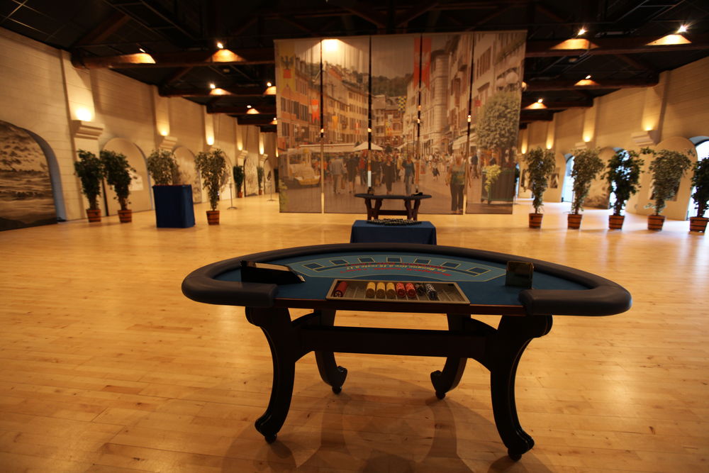MAGNIFIQUE TABLE DE BLACK JACK - LES 2 DERNERES Jeux / jouets
