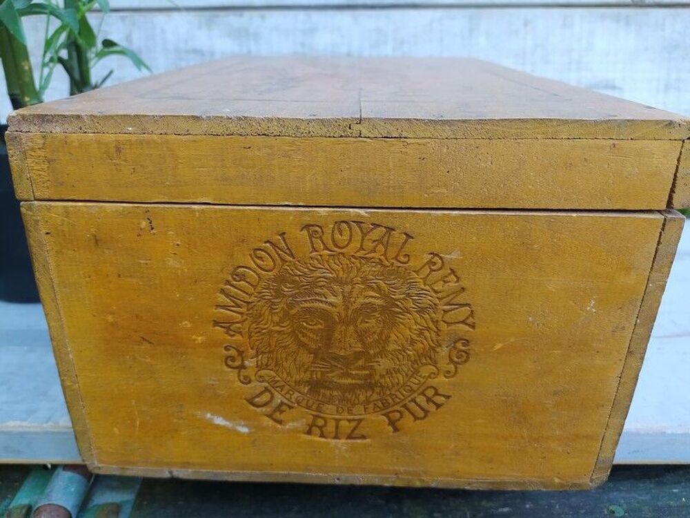 Ancienne Boite Publicitaire Bois Amidon R&eacute;my Lion

