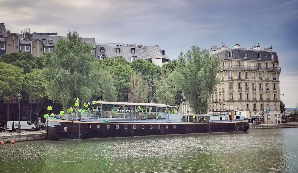 Vente Péniche Péniche Spectacle / habitation 192m2 Paris 19