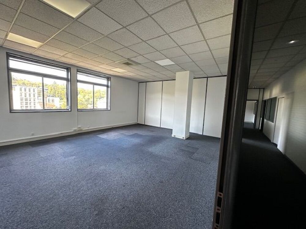   BUREAUX 24 JOANNES MASSET Lyon 9