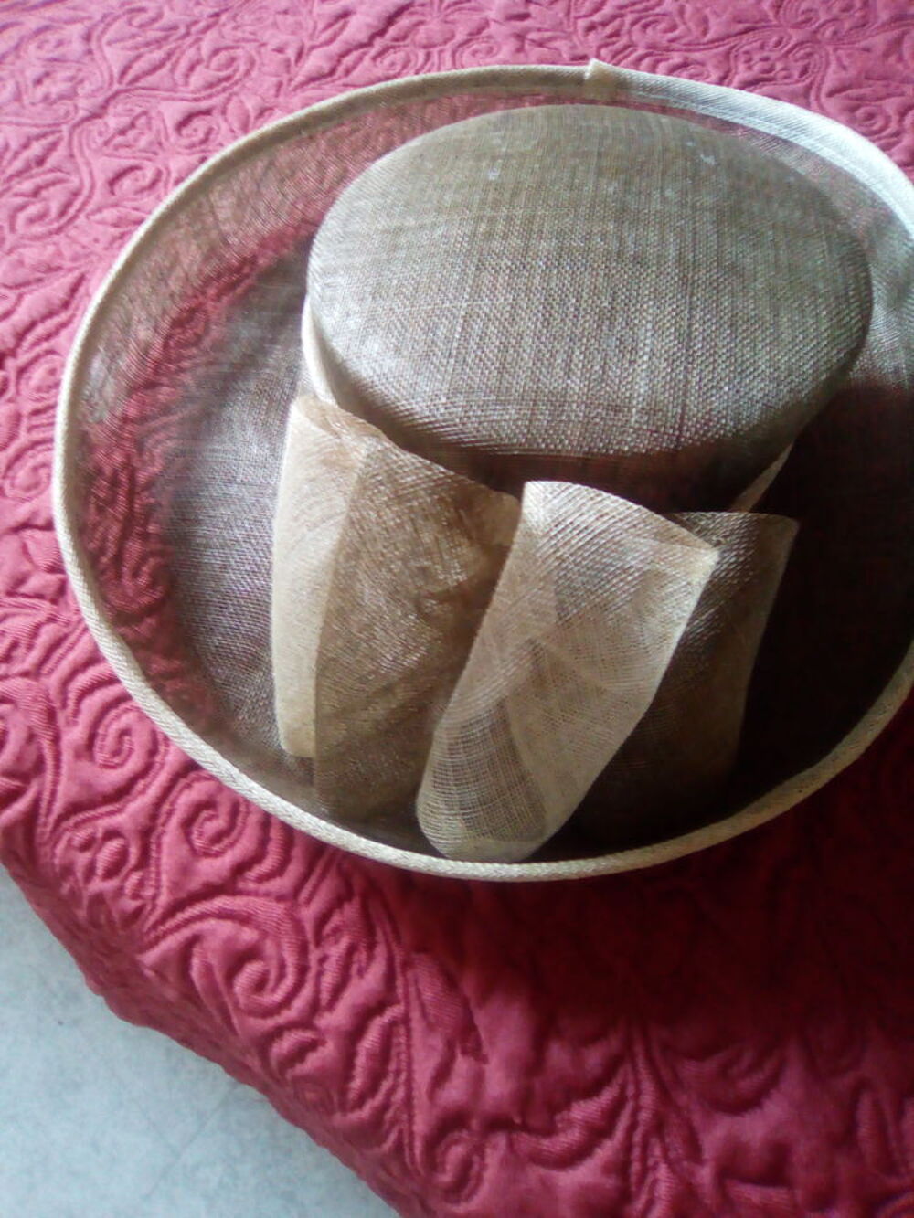 Les chapeaux dames Vêtements