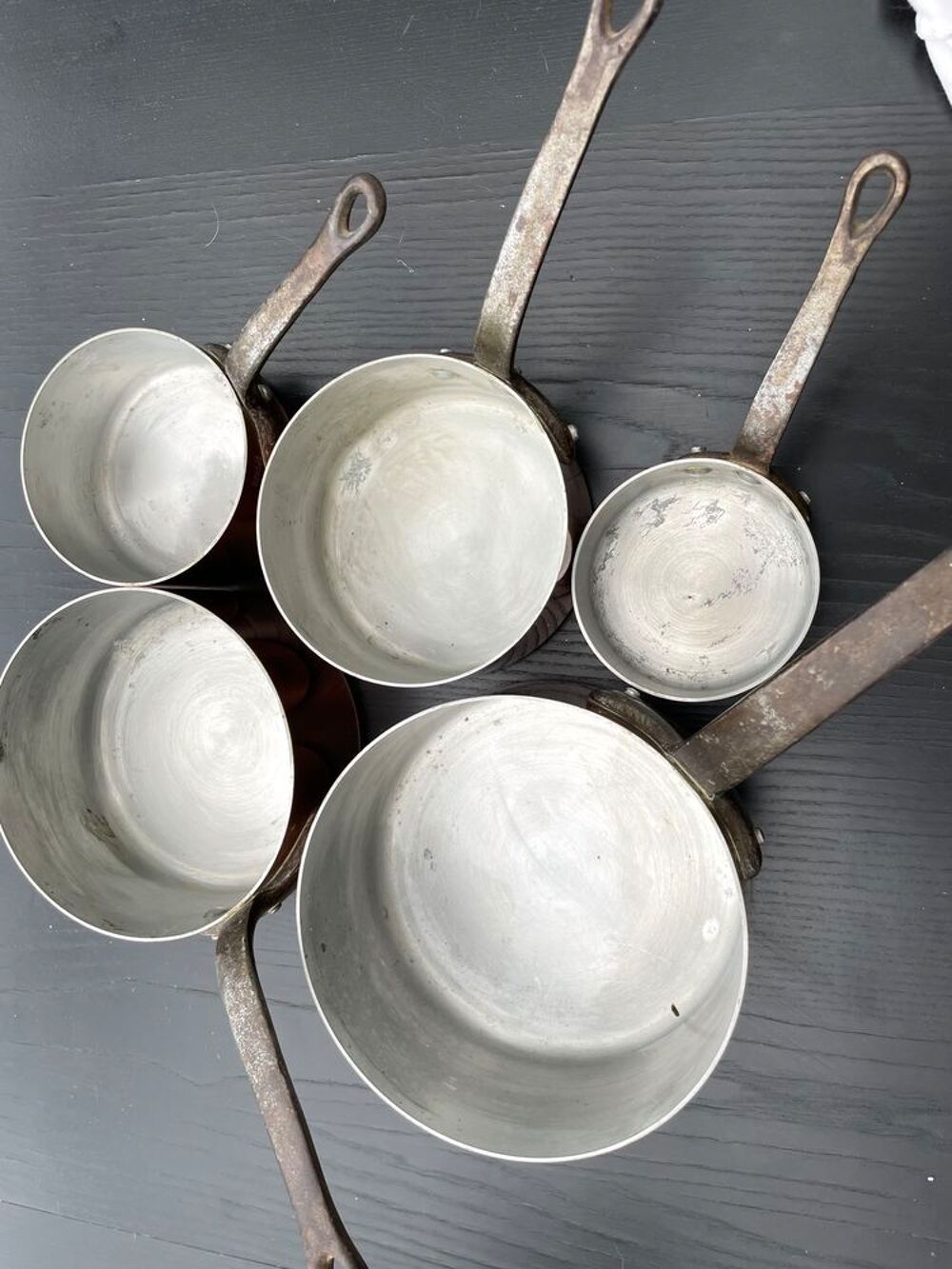 SERIE DE 5 CASSEROLES EN CUIVRE Décoration