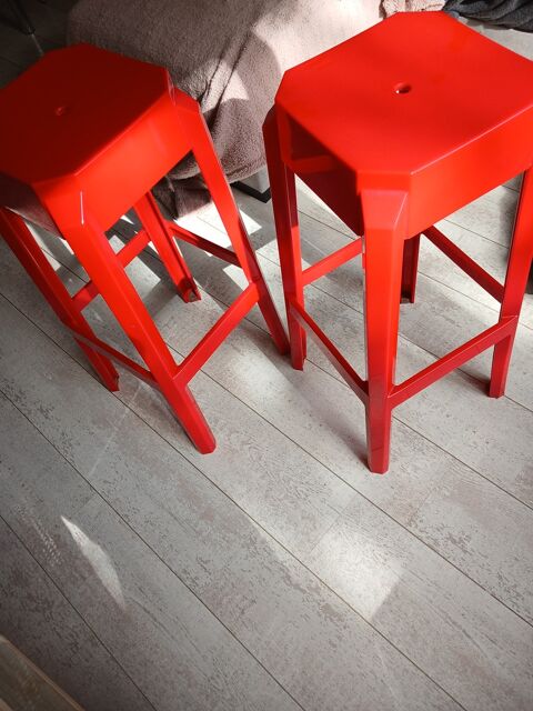 Lot de tabourets de bar plastiques rouges 40 La Chapelle-Saint-Mesmin (45)