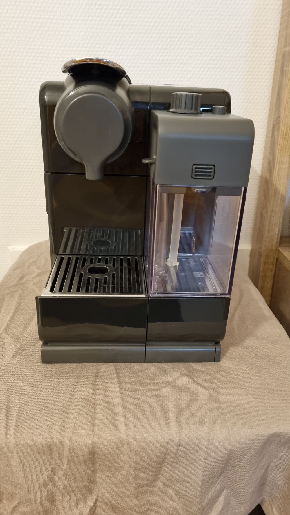 Nespresso&nbsp;Delonghi&nbsp;Lattissima Touch 2 Noir EN560B Electroménager
