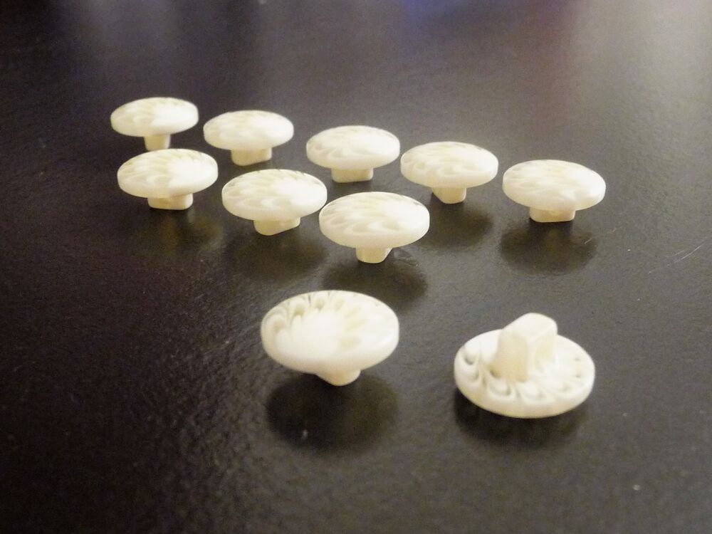 Lot de 10 Boutons en Plastique Blanc Ecru- Diam&egrave;tre 11mm Décoration