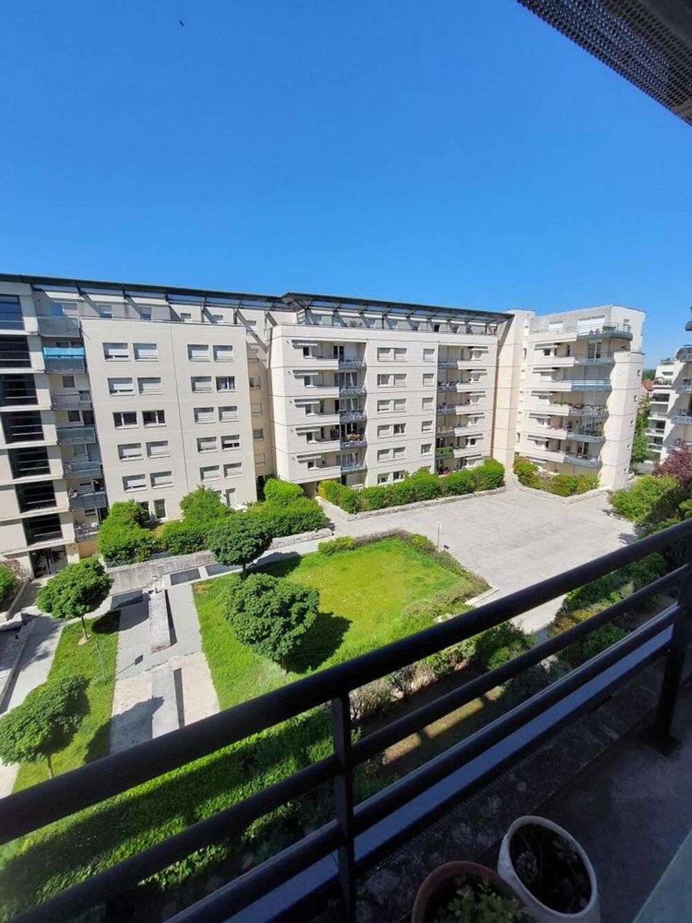 Location Appartement Type 4 avec balcon et box - Secteur Comédie Reims