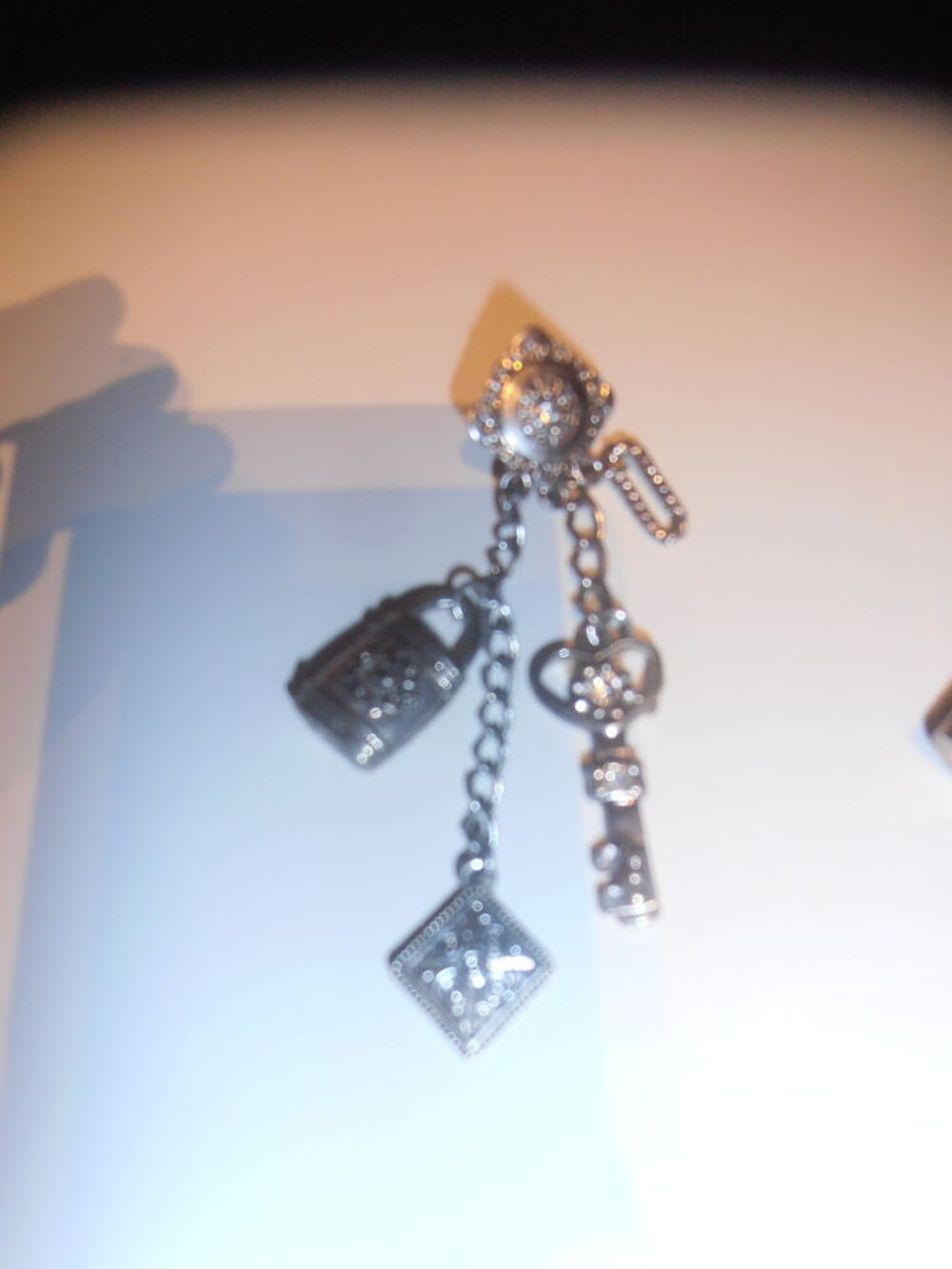 Boucles d'oreilles breloques 23 (28b) Bijoux et montres