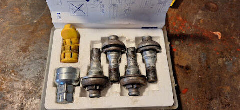 Pi&egrave;ces et &eacute;quipements Voiture Pi&egrave;ces et &eacute;quipements Voiture  occasion Gardanne 13120