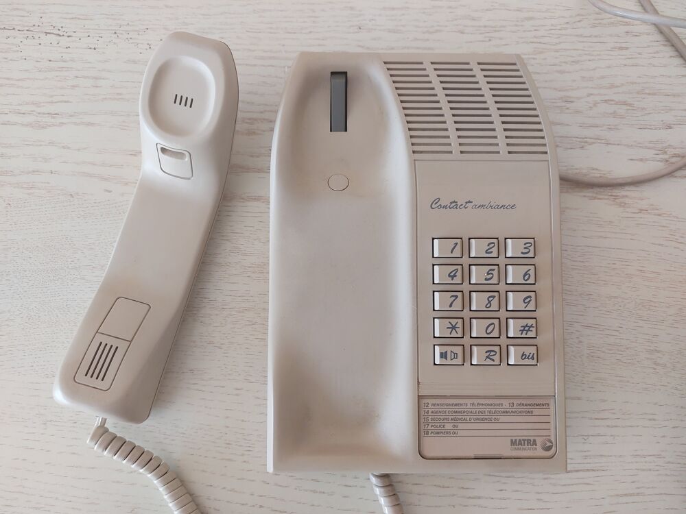 2 T&eacute;l&eacute;phones filaires MATRA Téléphones et tablettes
