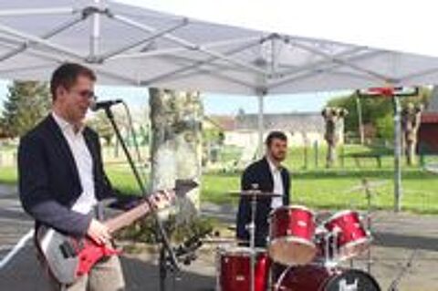   GROUPE DE MUSIQUE - LES DEUX GRABUGEURS 