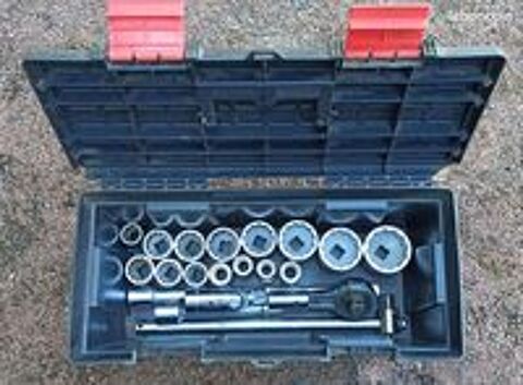   Coffret jeu de douilles et accessoires poids lourds FACOM  