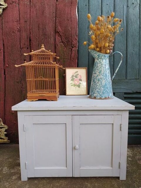 Petit Meuble Buffet Bas Style Parisien Vintage 
Loches (37)