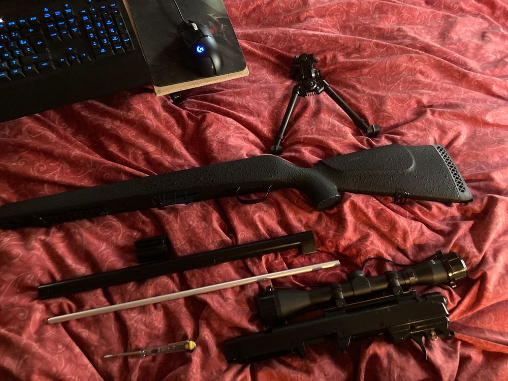 R&eacute;plique de sniper air soft avec culasse et douille amovible Sports