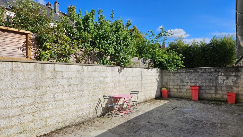 Location Appartement studio meublé, 18m2, avec cour ensoleillée Caen