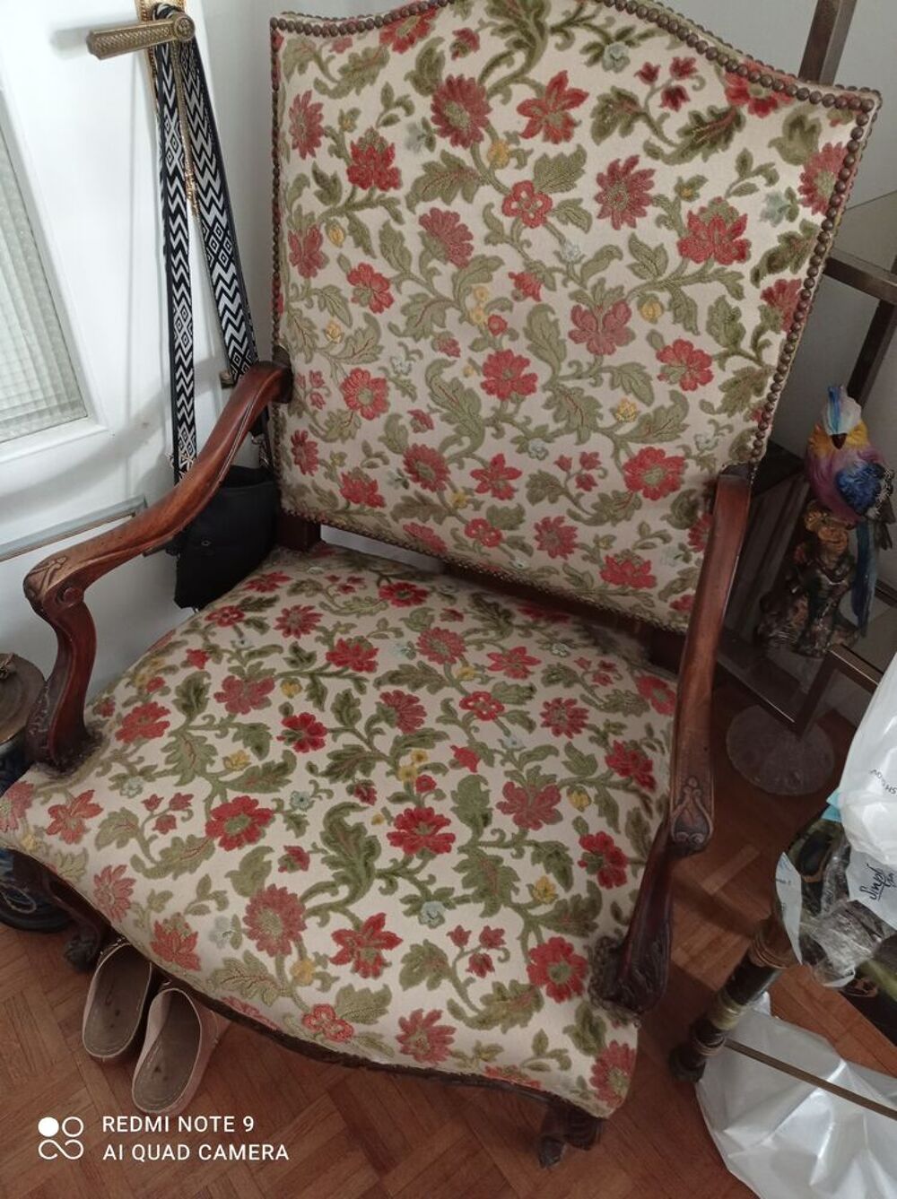 grand fauteuil &eacute;poque Louis XV Meubles