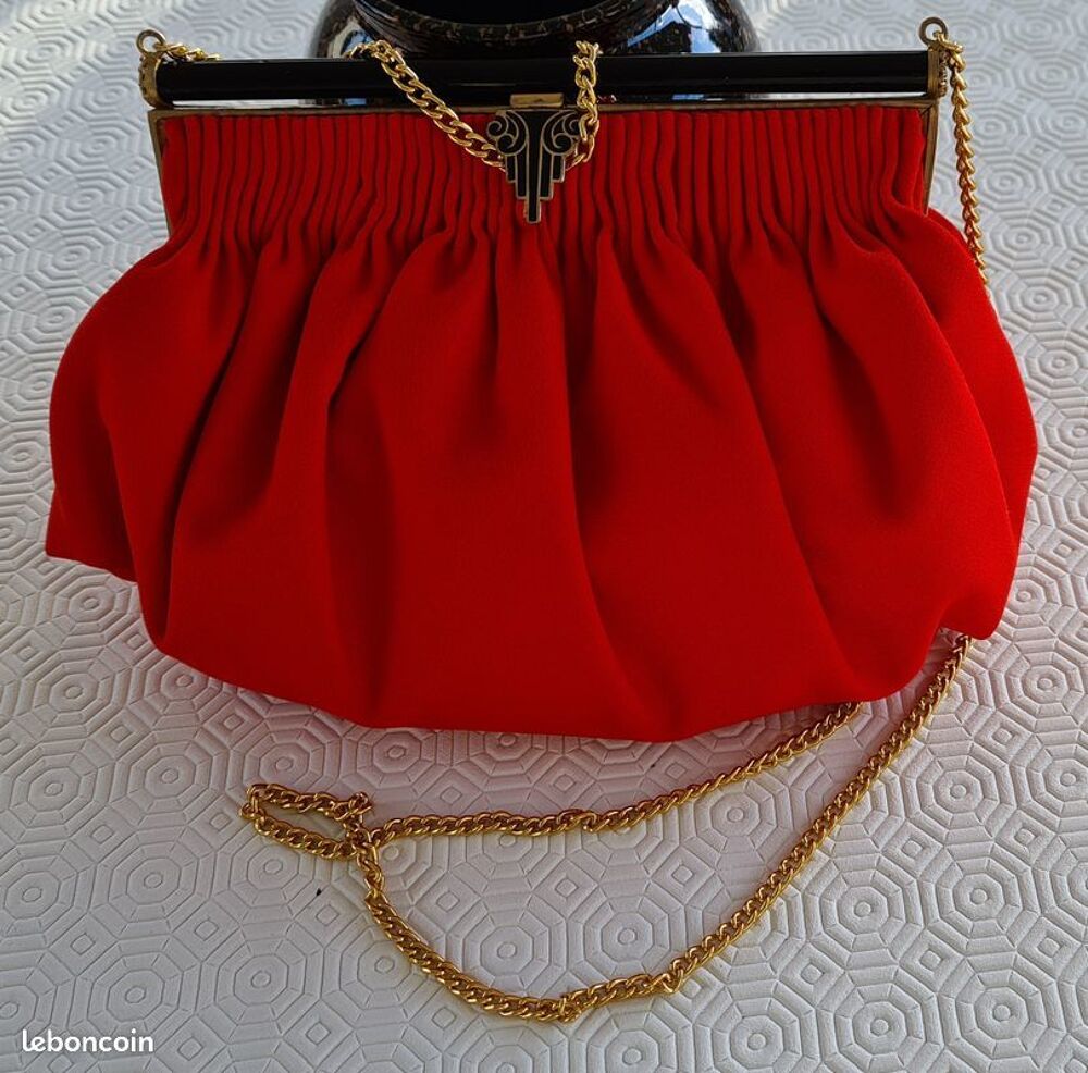 SAC FAIT MAINS ROUGE Vêtements
