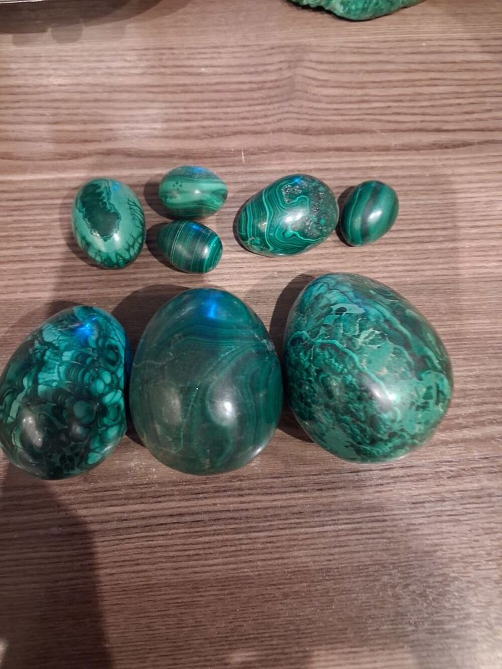 7 oeufs en malachite naturel Décoration