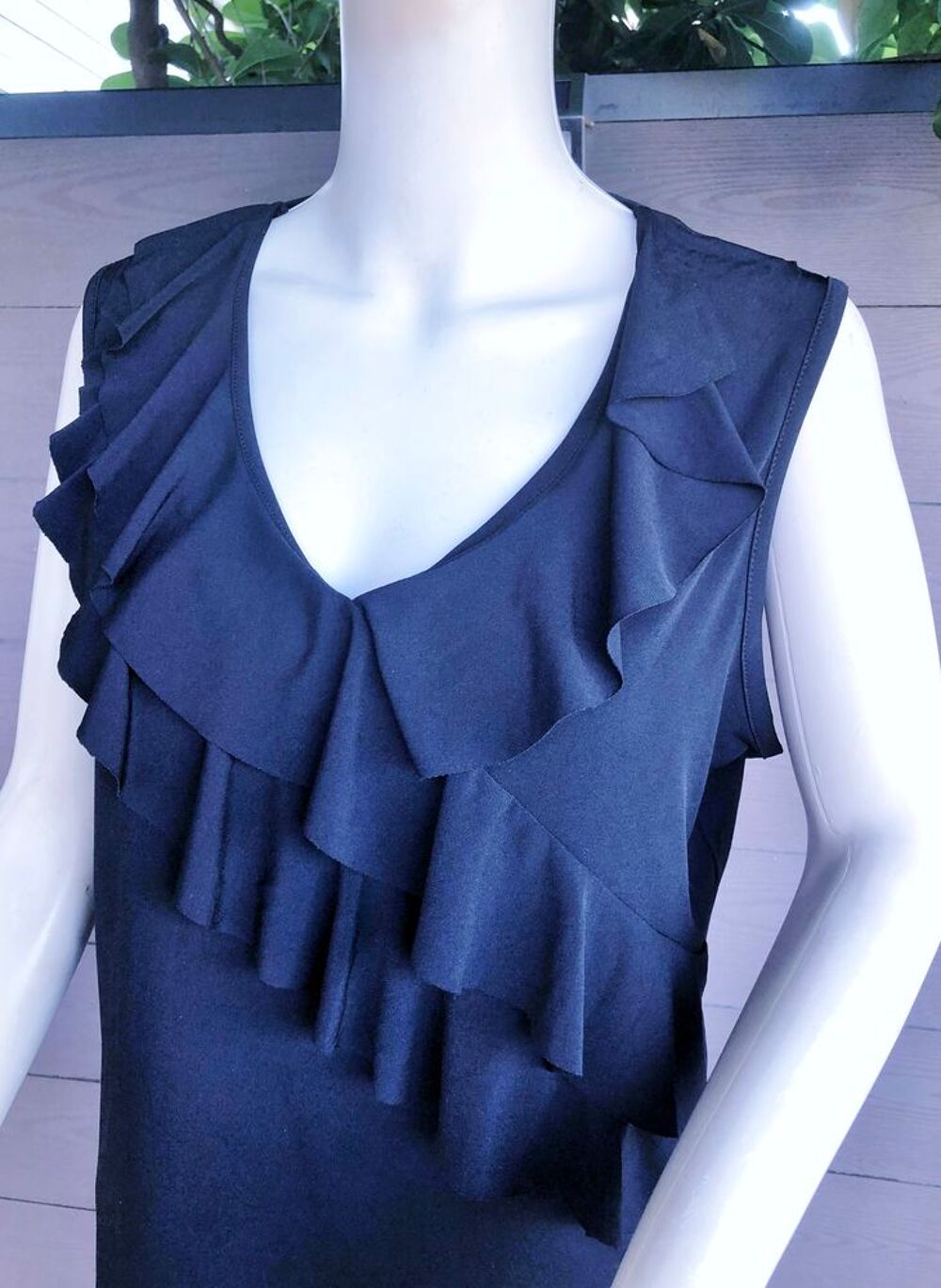 FIORELLA DI VERDI - HAUT NOIR AVEC VOLANTS SUR BUSTE Vêtements