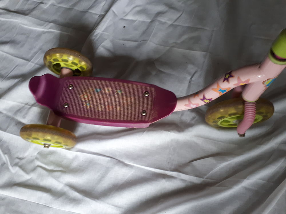 trottinette enfant rose Jeux / jouets