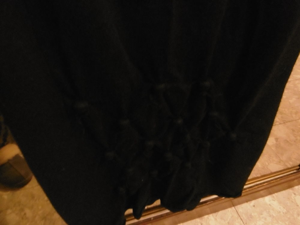 Jupe noire en laine Vtements