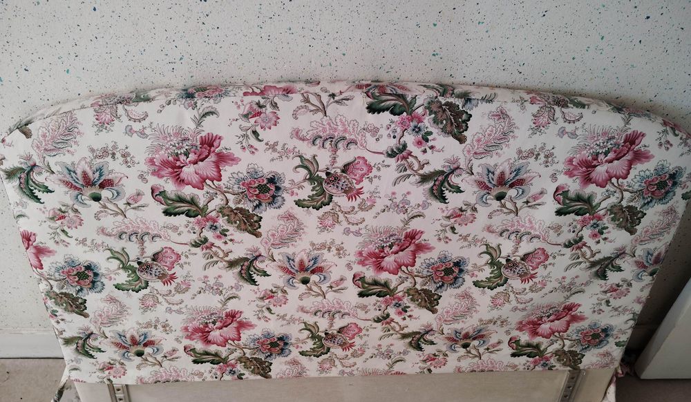 t&ecirc;te de lit 120cm recouverte de tissu &agrave; motif floral avec Meubles