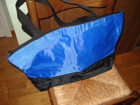 Sac de voyage bleu et noir - pour tout neuf 0 Mérignies (59)