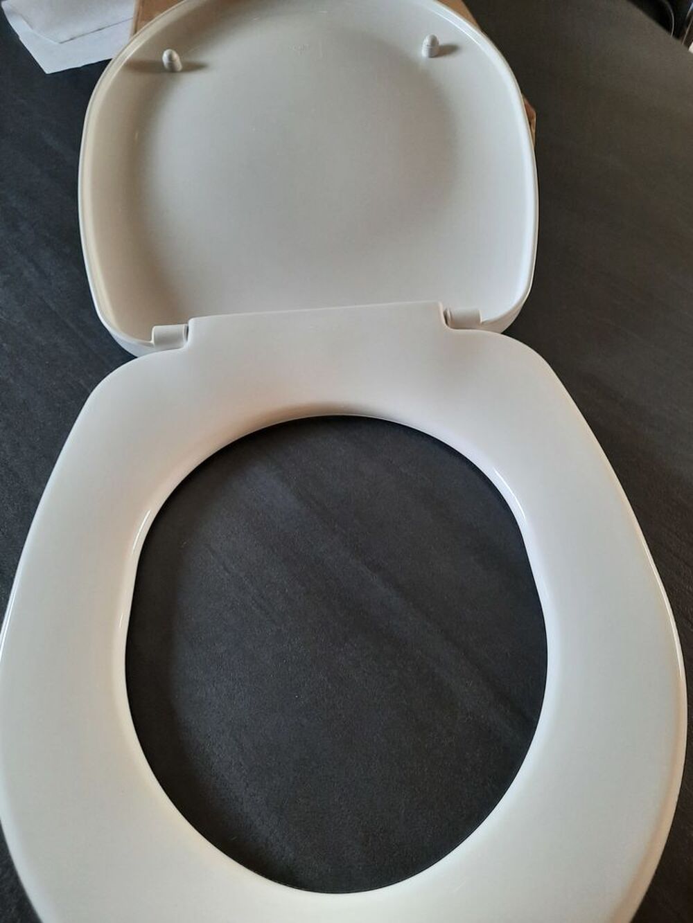 Abattant de wc blanc neuf JAMAIS SERVI Bricolage