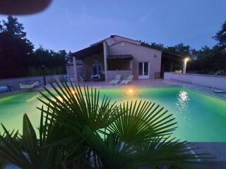  Villa  vendre 8 pices 210 m