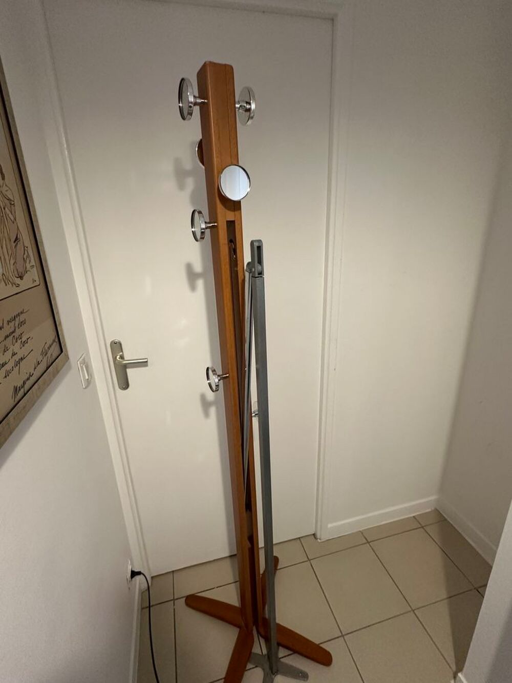 Porte-manteau en bois avec crochets argent&eacute;s Meubles