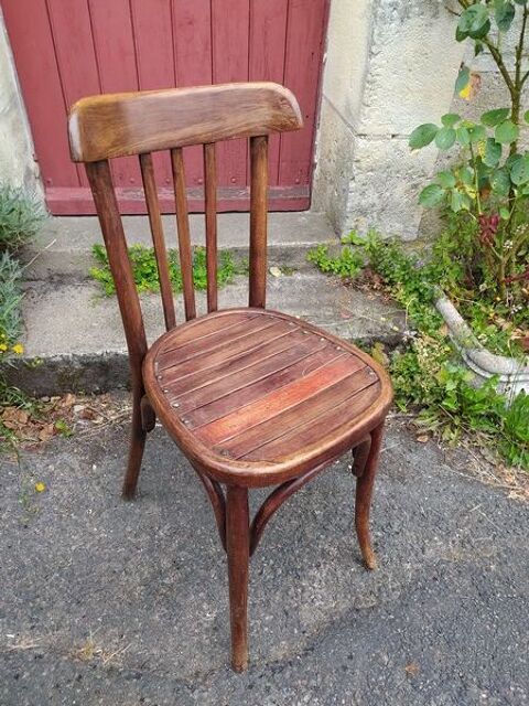 Ancienne Chaise de Bistrot Bois Courb� Style Thonet 30 Loches (37)