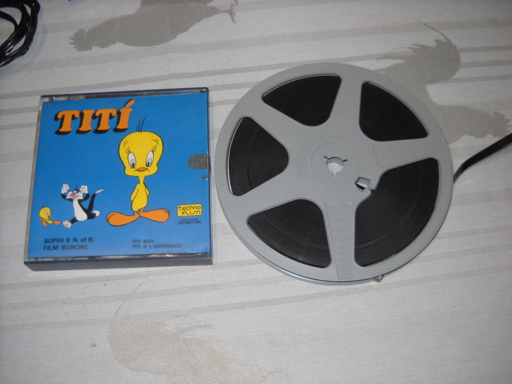 2 films 8mm + projecteur Audio et hifi