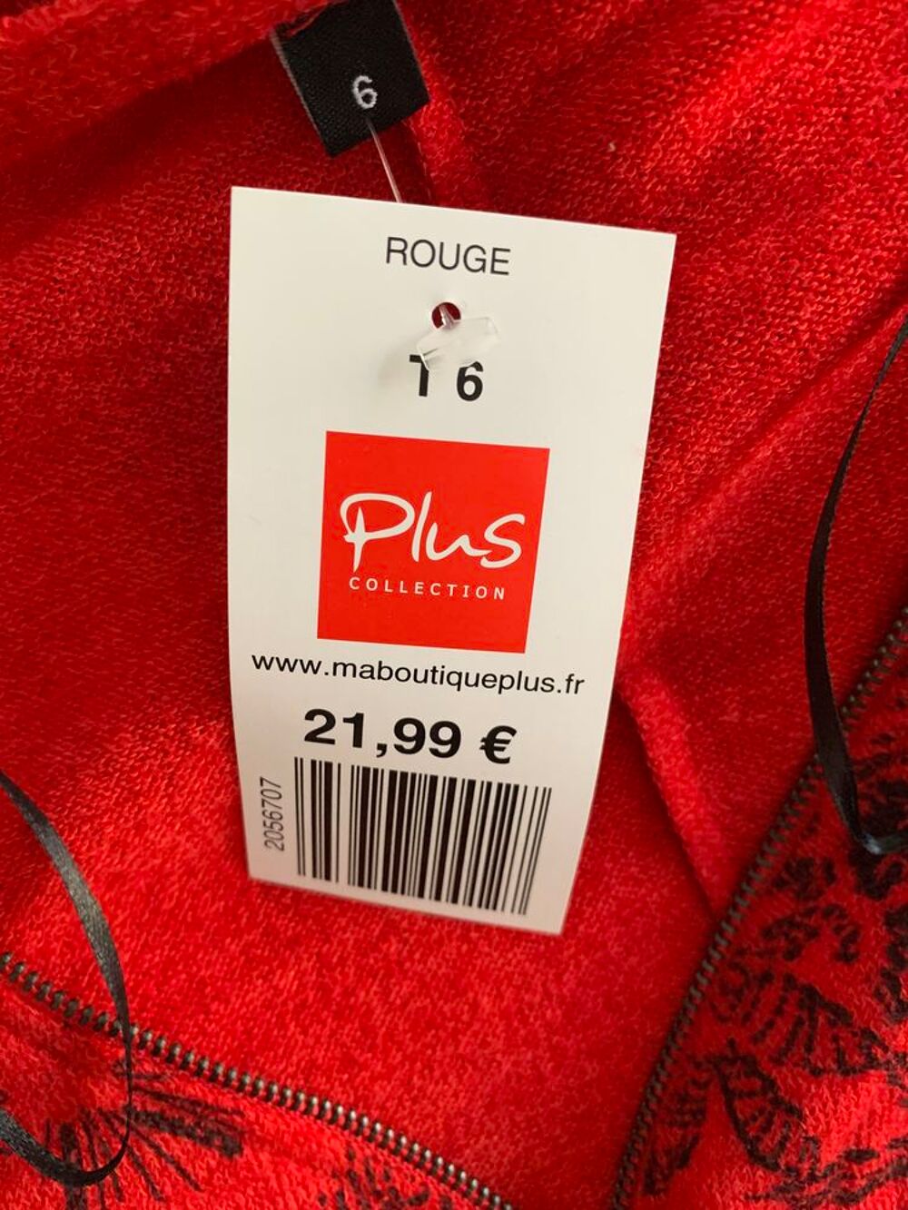 Jolie pull-over &agrave; p?tits clous m&eacute;talliques brillants taille 46/48 Vêtements