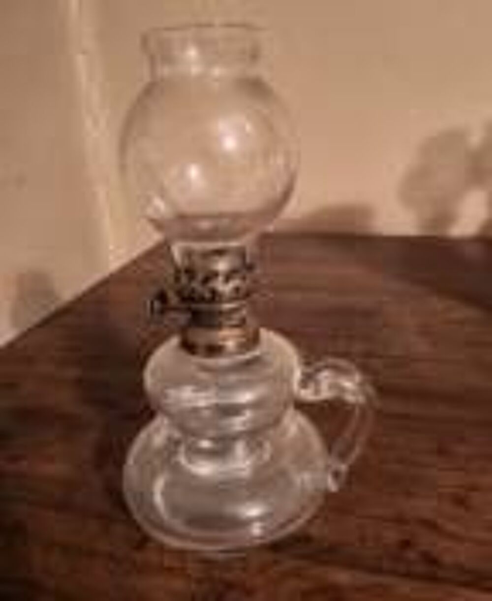 Lampe &agrave; p&eacute;trole de table en verre moul&eacute; transparent avec ans Décoration