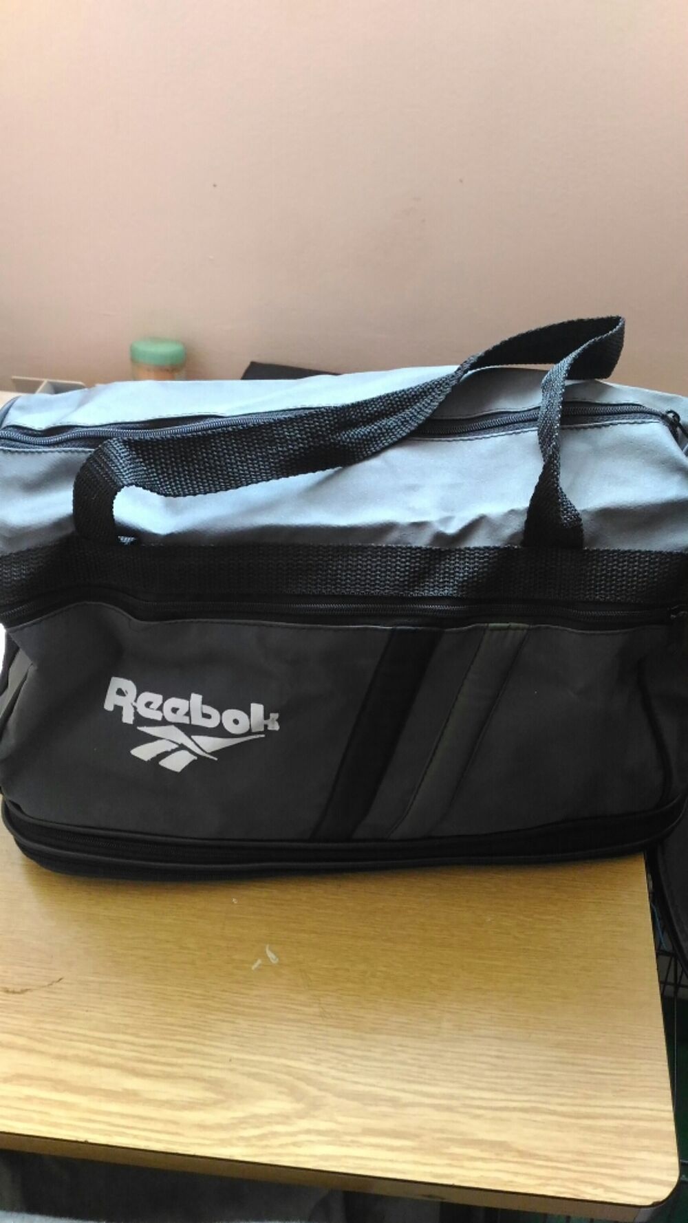 Sac REEBOK gris avec 2 ouvertures Maroquinerie