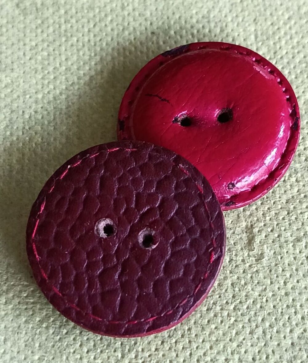 Lot Exceptionnel de 20 Boutons XXL Rouge LOT N&deg;16 