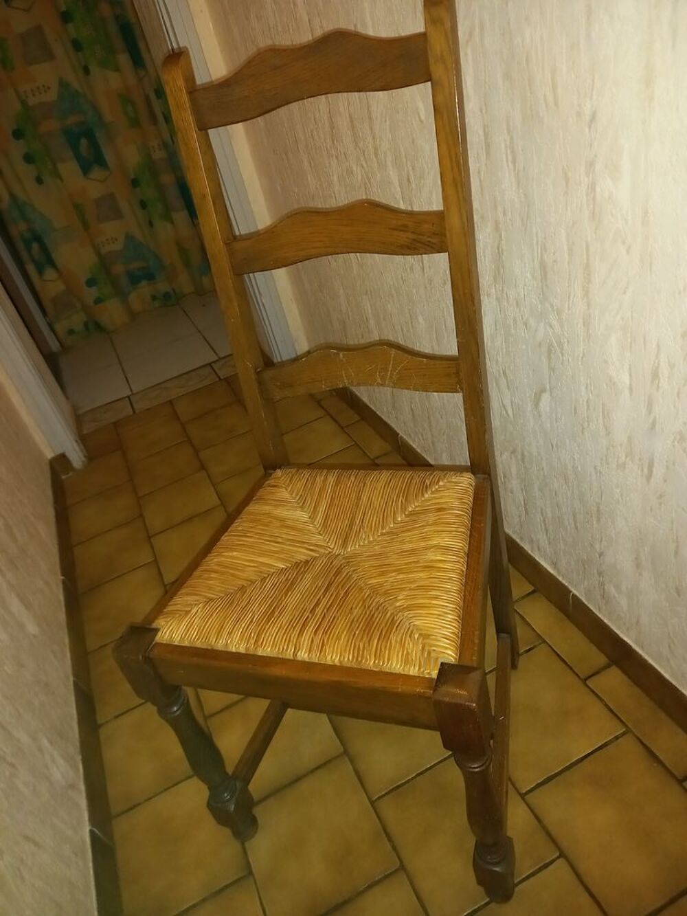  Table de salle &agrave; manger ch&ecirc;ne et ses 6 chaises paill&eacute;es Meubles