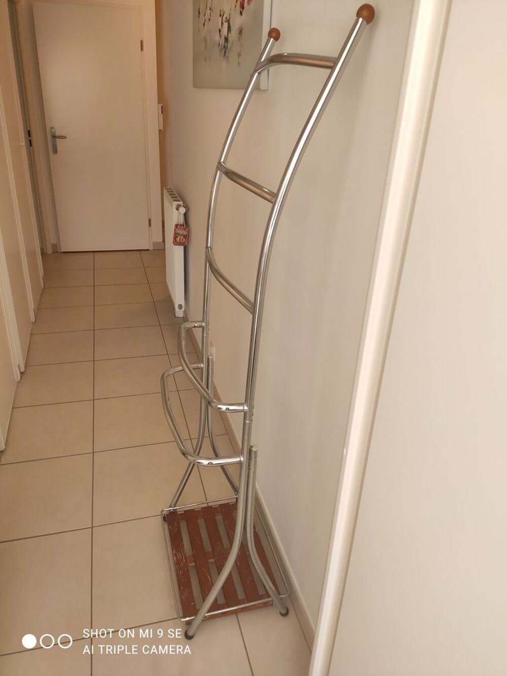 meuble de salle de bain en excellent &eacute;tat. Meubles