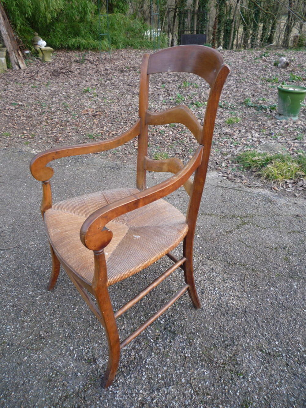 Fauteuil noyer &agrave; crosse (G) Meubles