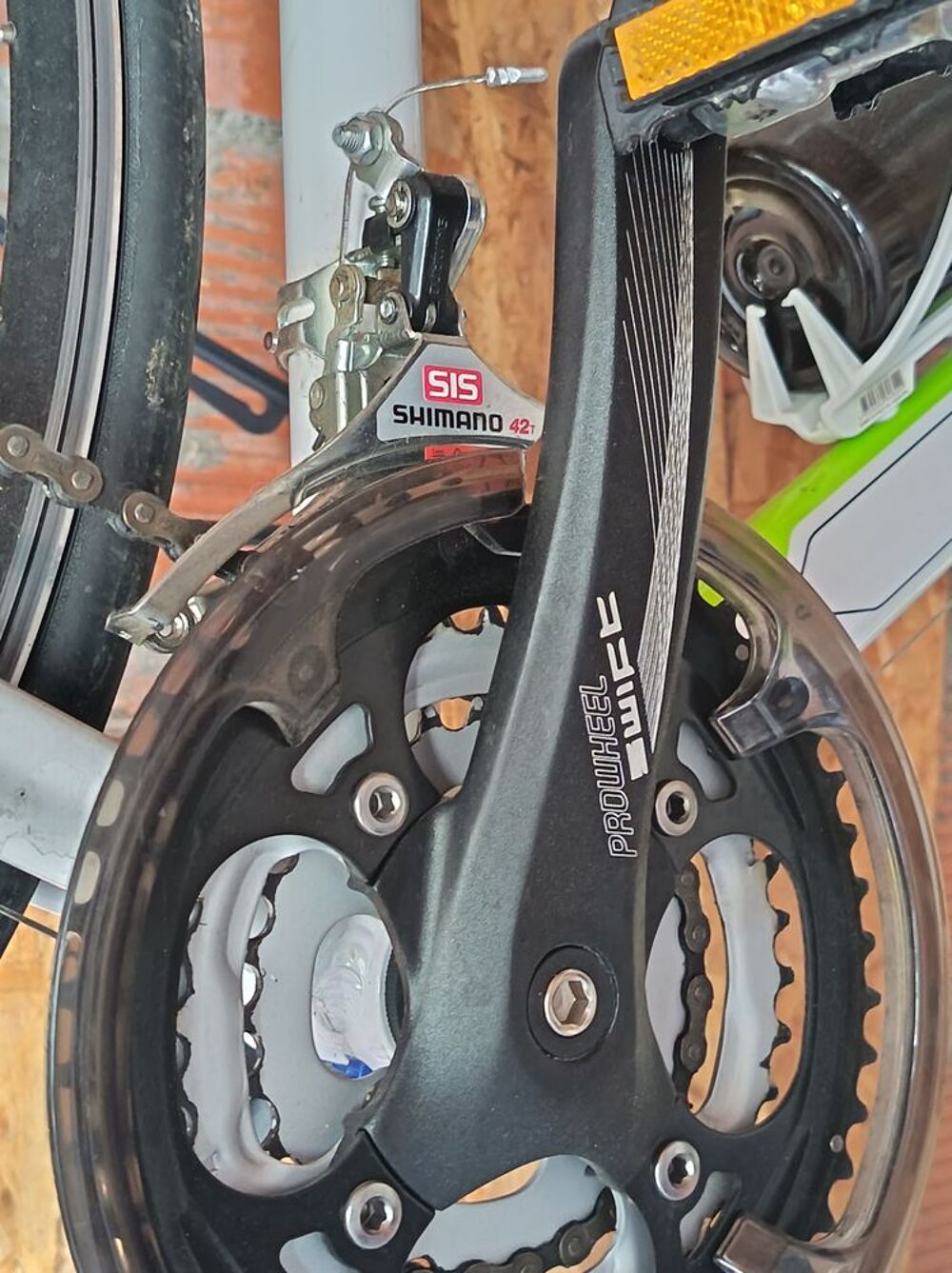 V&eacute;lo de route Century blanc et vert Vélos